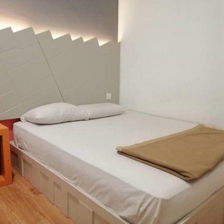 Spot On 89816 Warm Blanket Hotel Johor Bahru Exterior foto