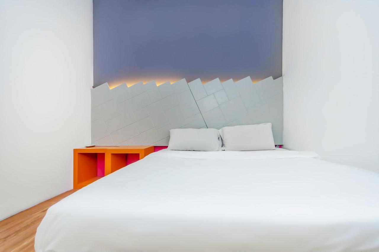 Spot On 89816 Warm Blanket Hotel Johor Bahru Exterior foto