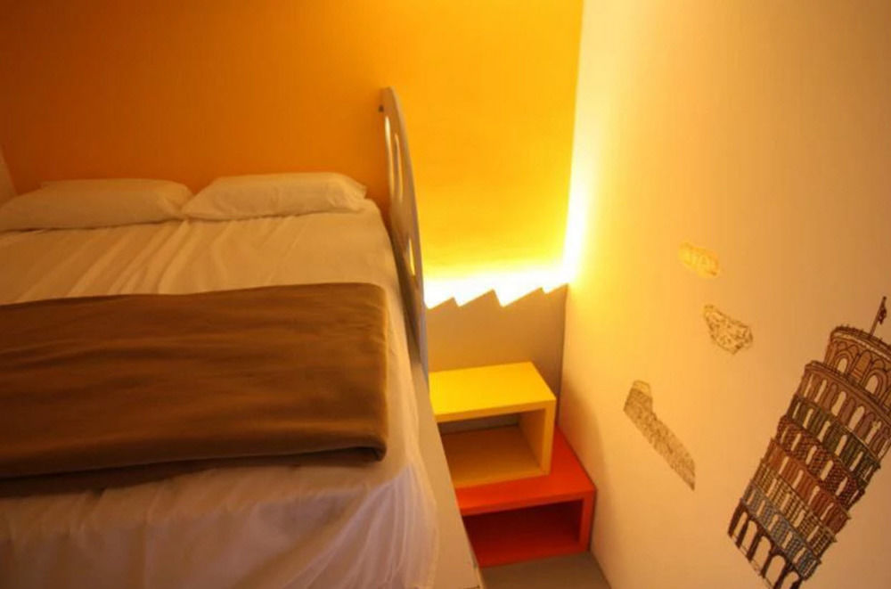 Spot On 89816 Warm Blanket Hotel Johor Bahru Exterior foto