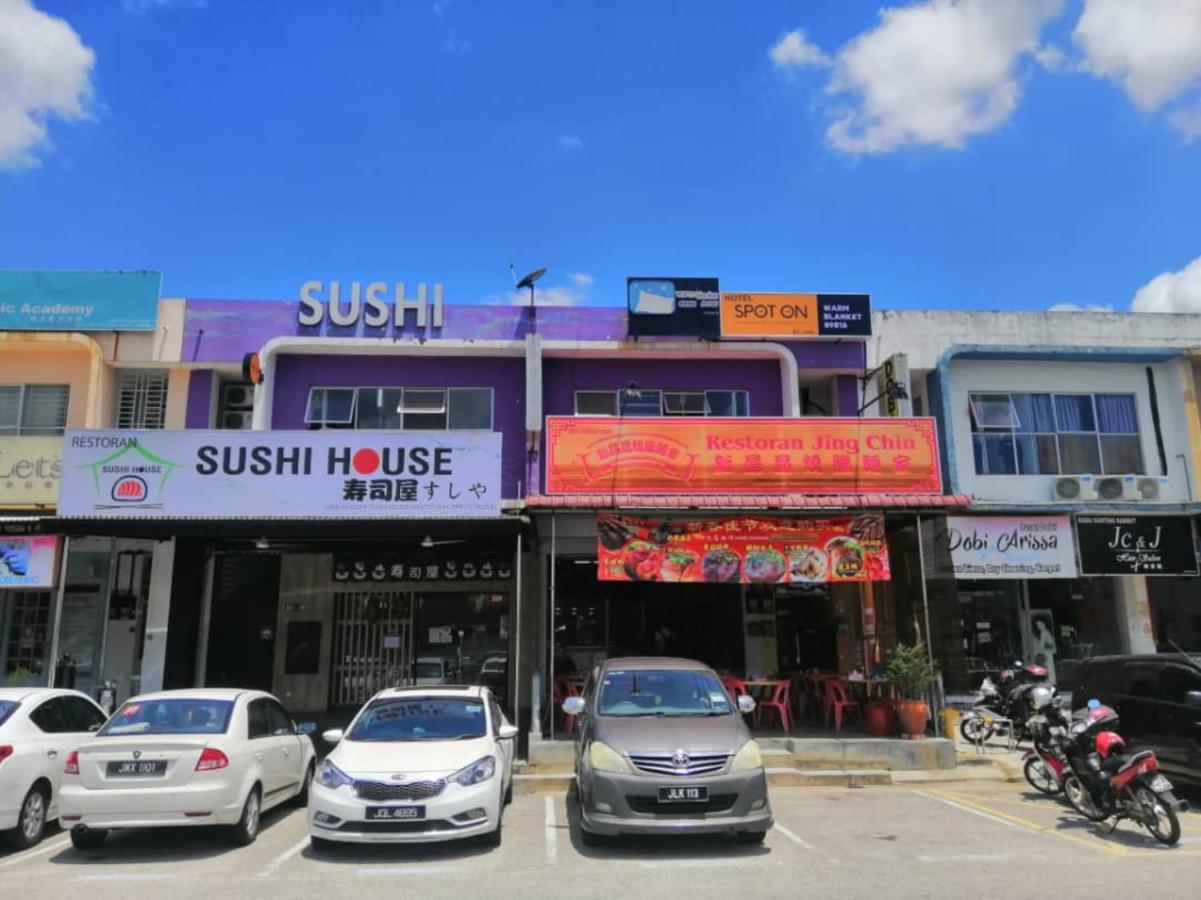 Spot On 89816 Warm Blanket Hotel Johor Bahru Exterior foto