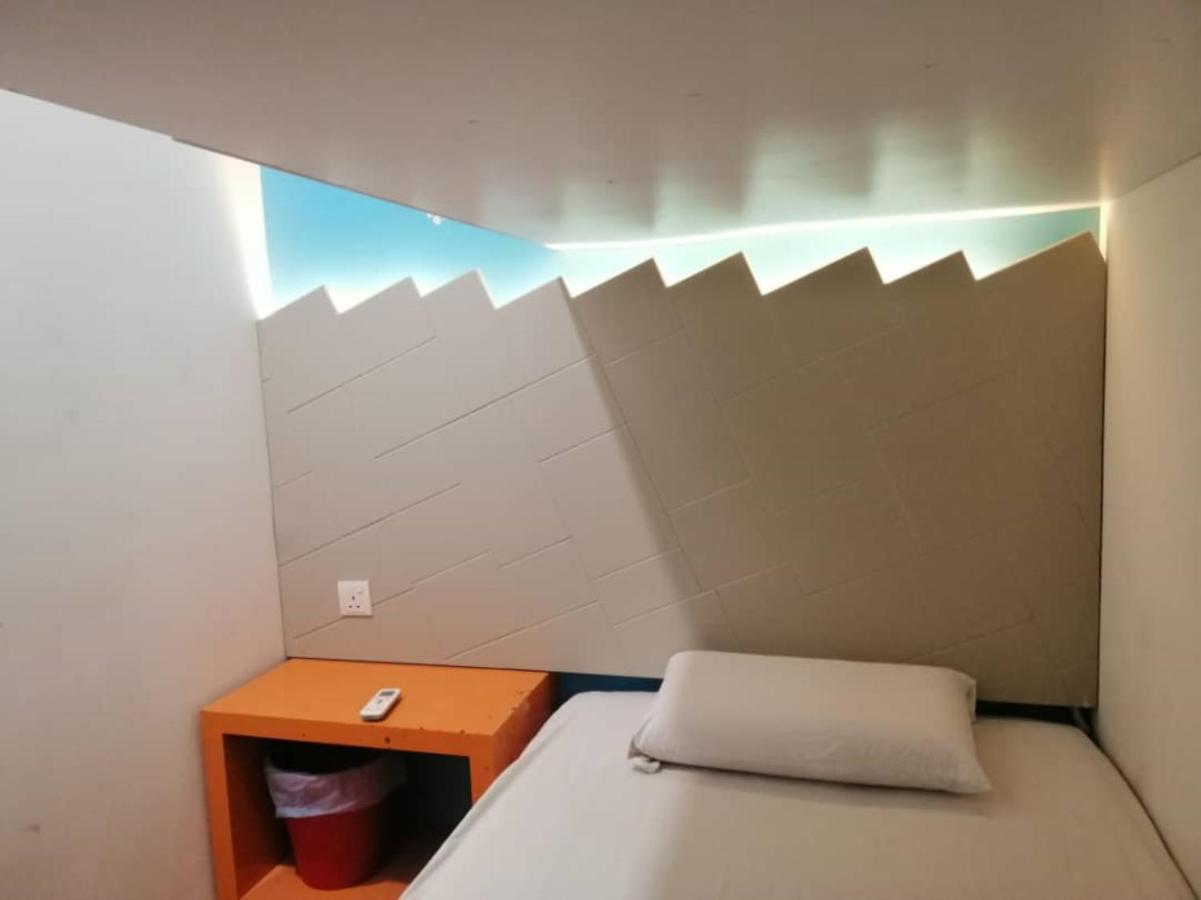 Spot On 89816 Warm Blanket Hotel Johor Bahru Exterior foto