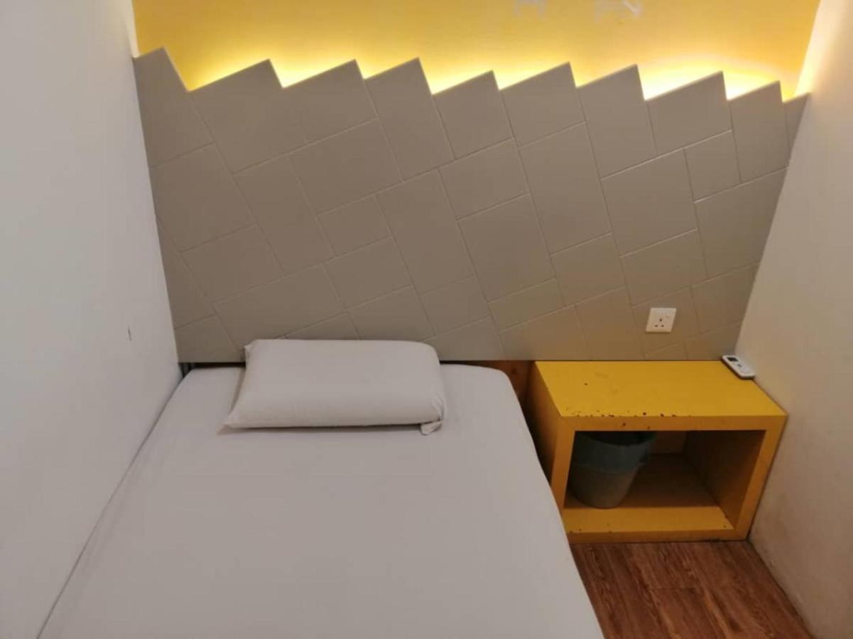 Spot On 89816 Warm Blanket Hotel Johor Bahru Exterior foto