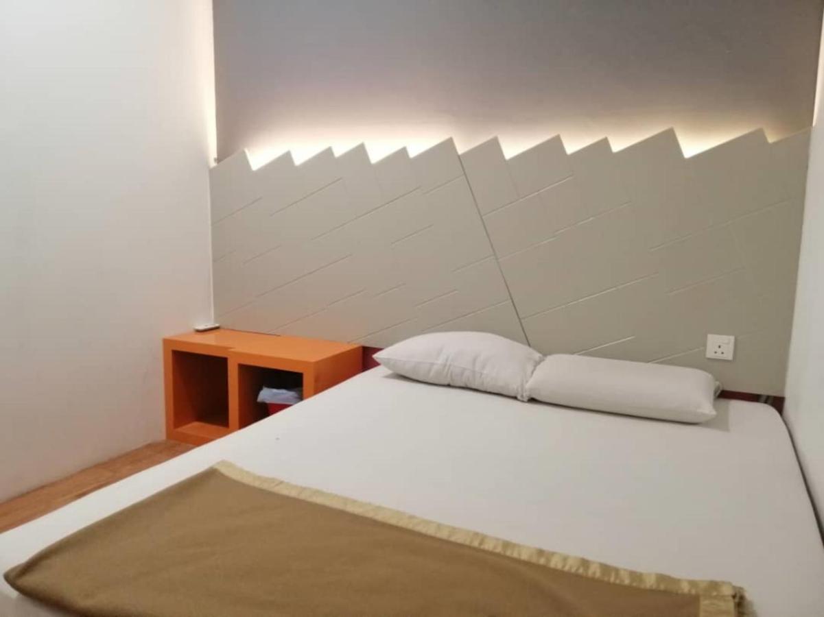 Spot On 89816 Warm Blanket Hotel Johor Bahru Exterior foto