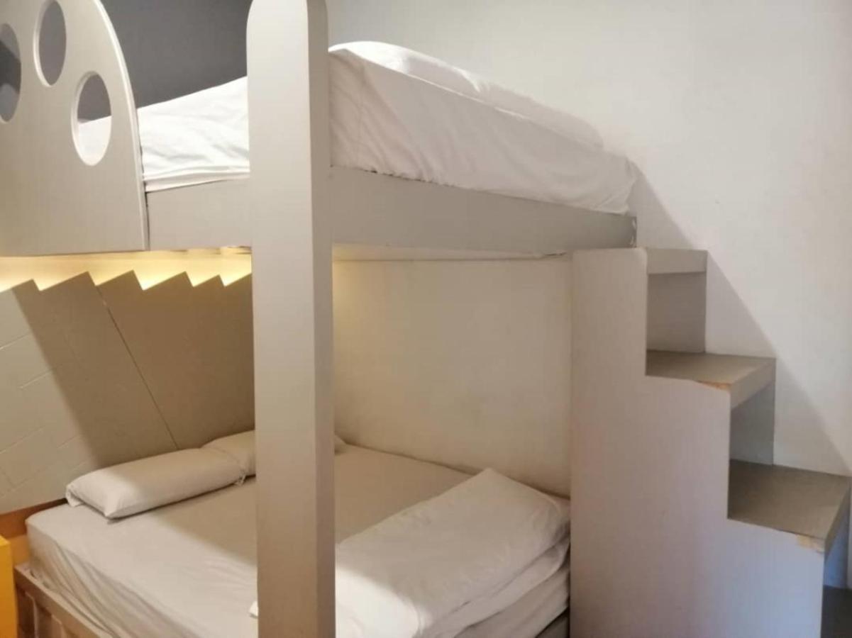 Spot On 89816 Warm Blanket Hotel Johor Bahru Exterior foto